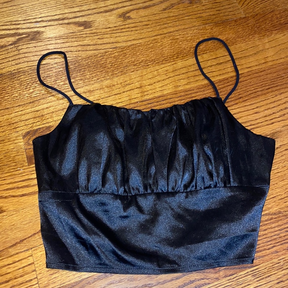 Black silky camisole cropped